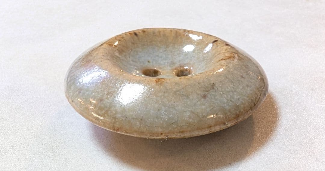 m*8様 No.0320　ルーシー·リー　陶器ボタンA