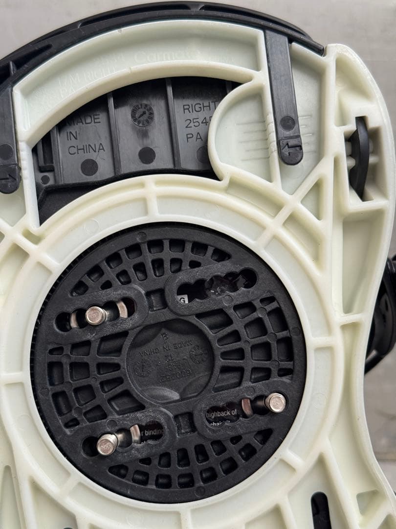 YONEX SPINE BACK M-Lサイズ スノーボードビンディング