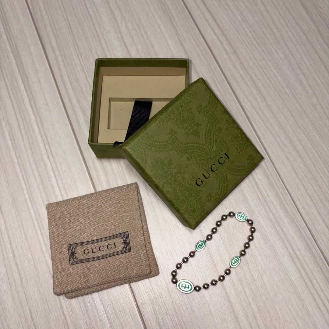 GUCCI ロゴ入りブレスレット