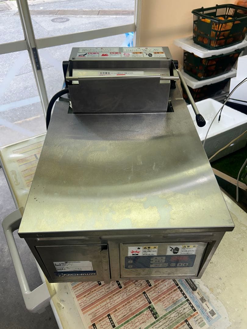 【値下げしました】NICHIWA 電気フライヤー 200V 4KW