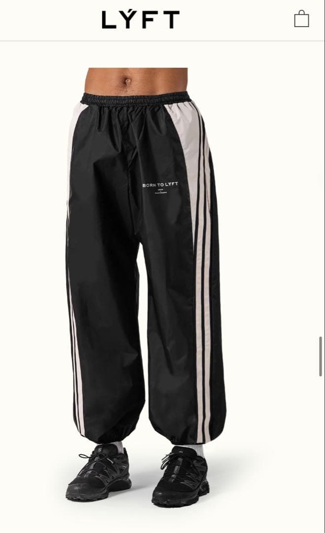 LYFT BORN TO LYFT ブラックパンツ値下げ交渉有　です！