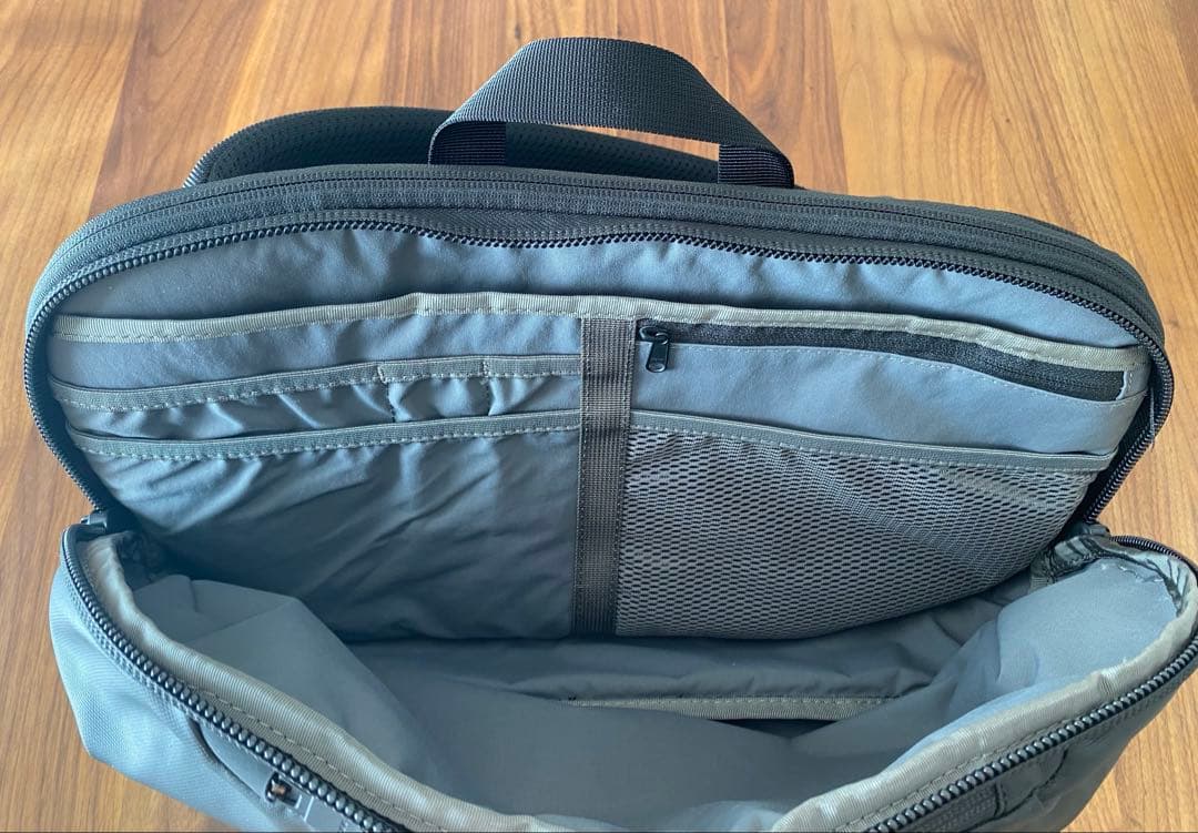 【新品同様】Aer エアー Tech Sling 2 ボディ バッグ ブラック