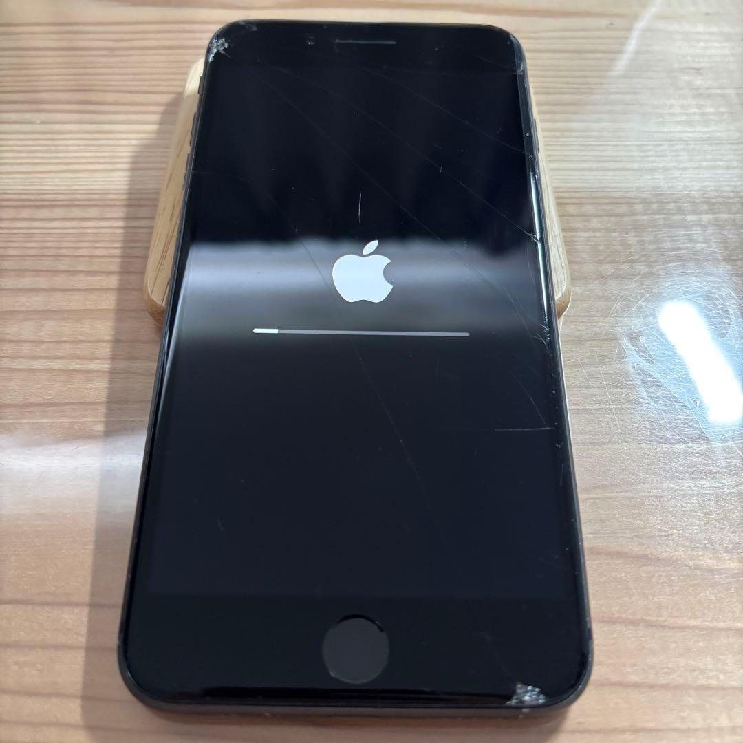 Apple iPhone 8 plus スペースグレイ（動作確認済）