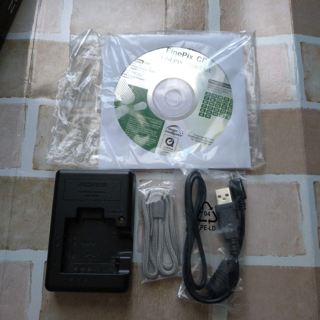 Fujifilm FinePix Z800EXR ピンク Y2K デジカメ