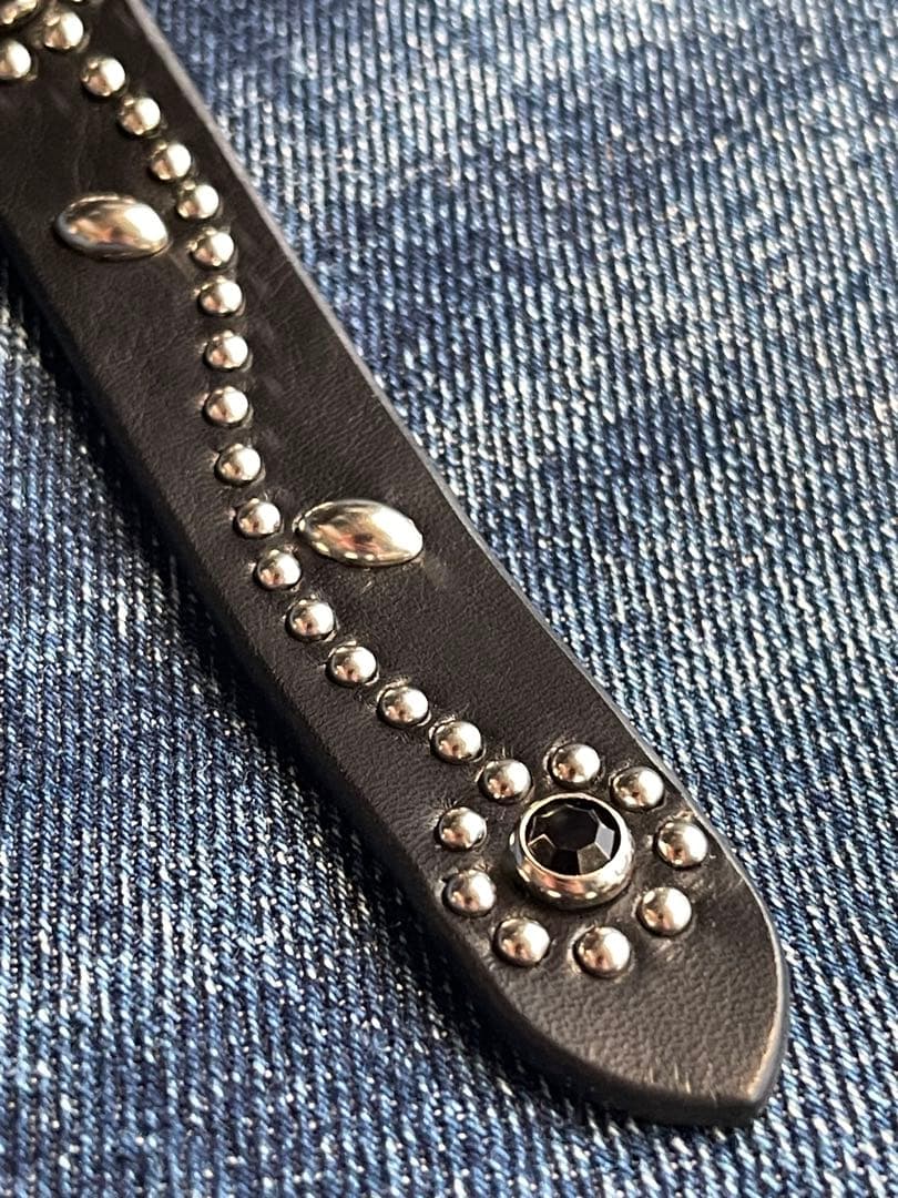 スタッズナローロングベルト　シルバーフラワー　オイルドレザー　HTC CALEE