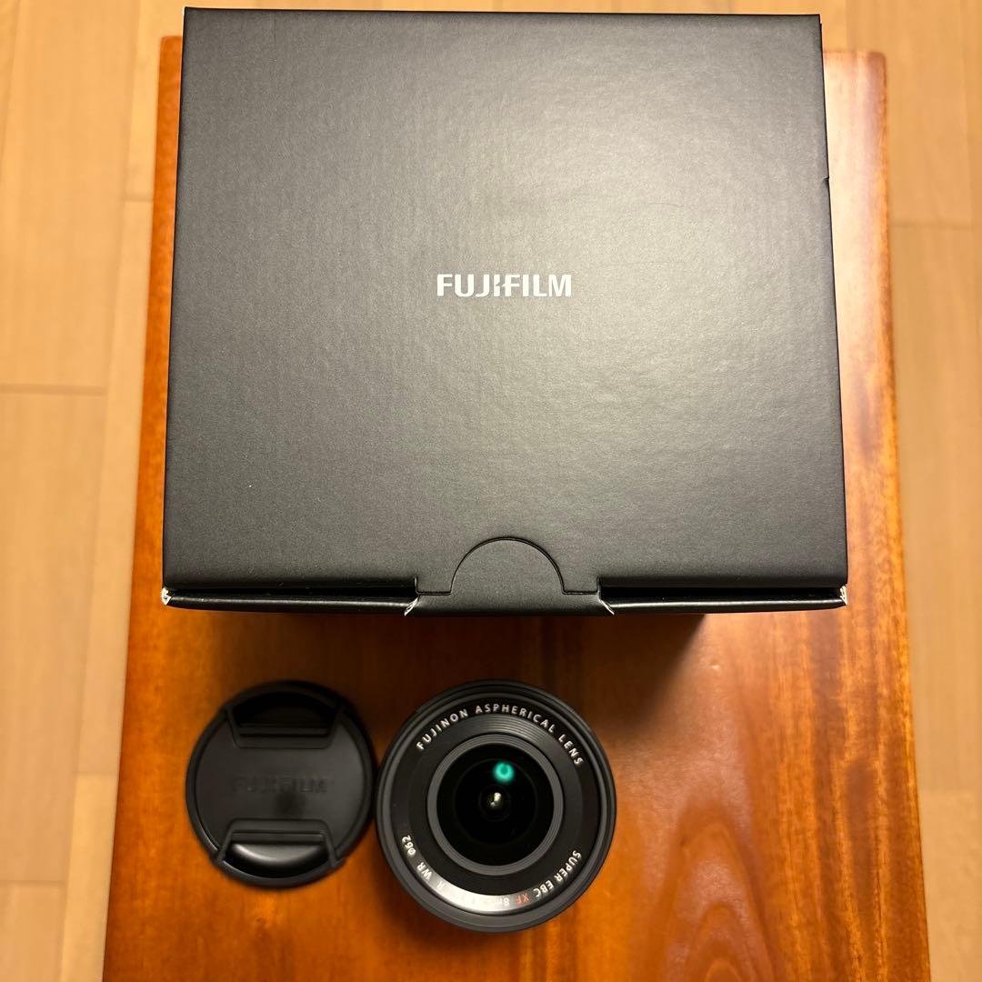 富士フイルム　XF8mmF3.5 R WR