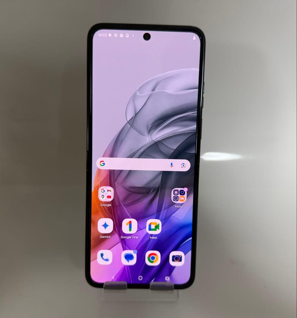 美品MOTOROLA razr 50 256GB アメリカ版