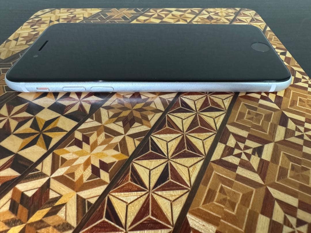 iPhone SE 2世代128GB