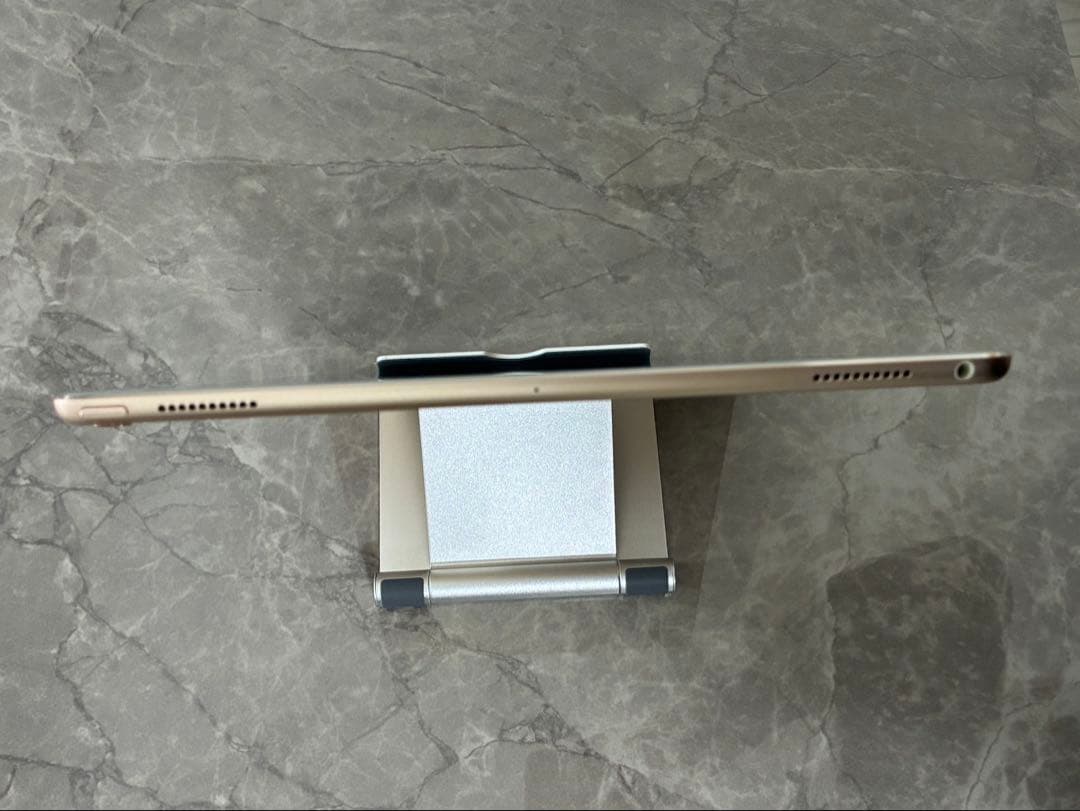 iPad Pro 12.9インチ（第2世代）64GB / Wi-Fiモデル /