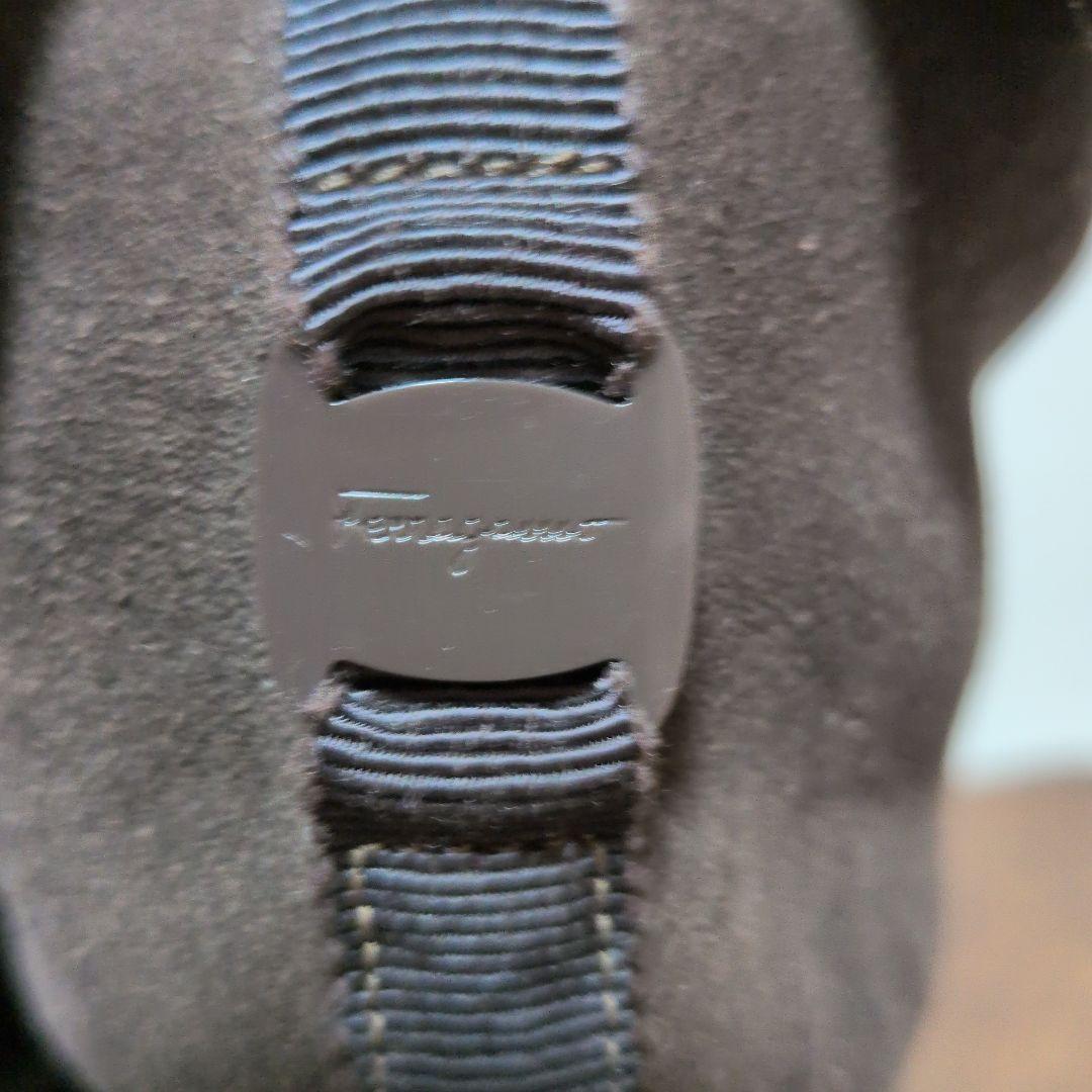 専用ですフェラガモ　ムートンブーツ　ヴァラリボン