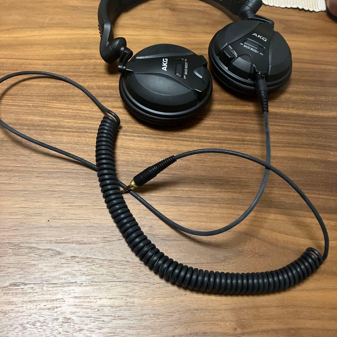 AKG DJ181 UE - 究極の低音 DJ用ヘッドホン ブラック