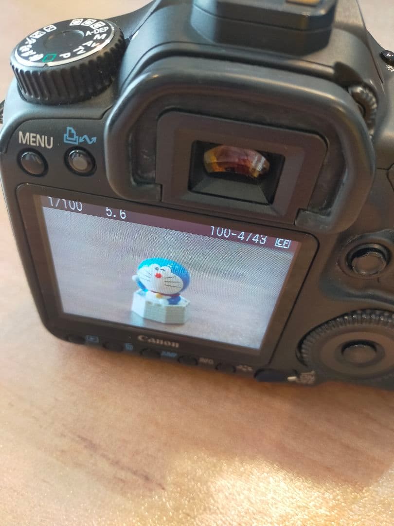 Canon EOS 40D デジタル一眼レフカメラ　キャノン