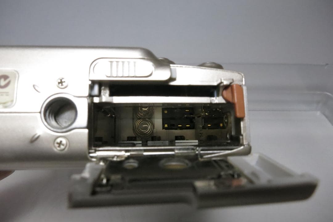 Canon IXY DIGITAL 700 　完動品　純正バッテリー、充電器付属