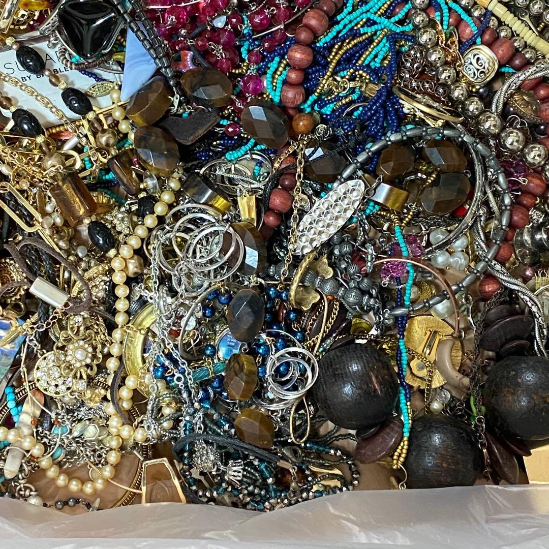 大量　まとめ売り　ジャンク　未選別　アクセサリー色々⑧　約5.6㎏　ネックレス他