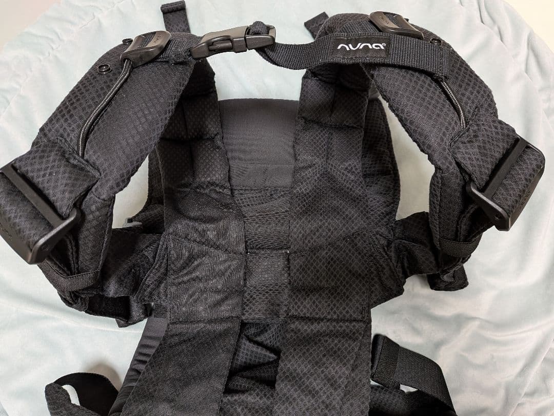 ヌナ　カドルクリック　抱っこ紐