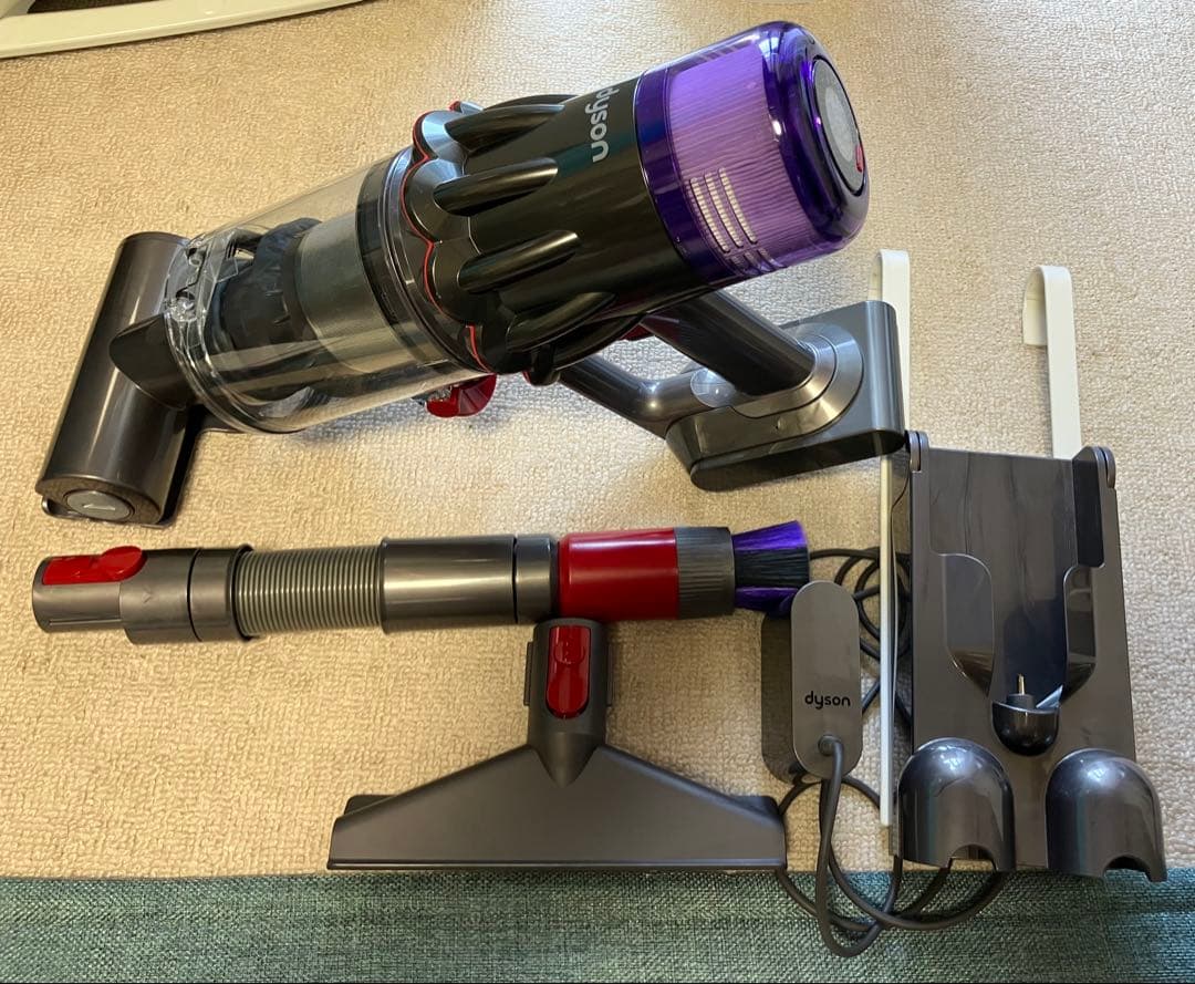 Dyson 掃除機　一式　SV18　(週末値引き)