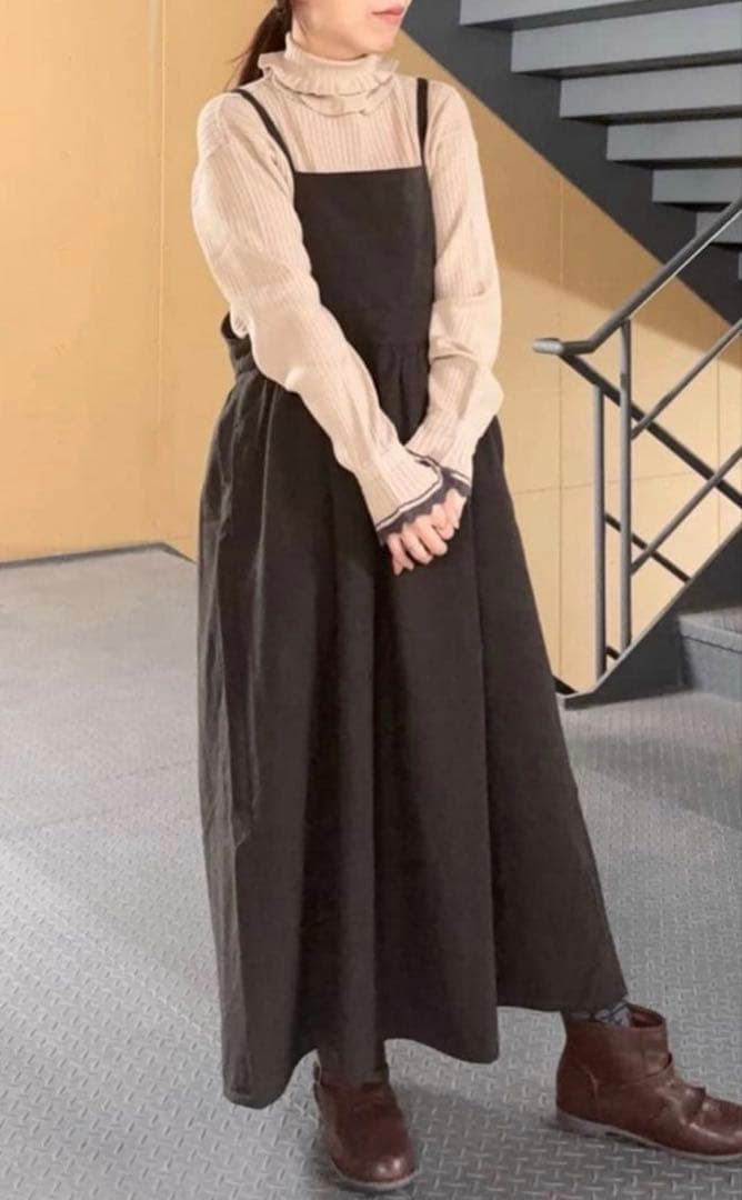 ＊はな＊様　2点おまとめ 袖口配色スカラップタートルニット　ベージュ　チャコール