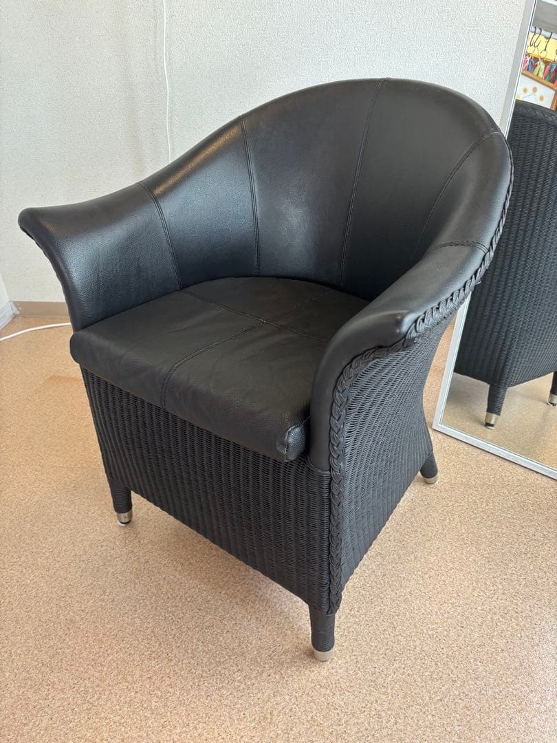 週末値下げ♩ロイドルーム本革1人掛けソファ