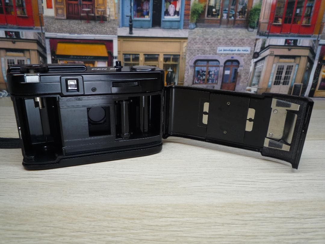 ☆ストロボ付きハーフカメラ☆ OLYMPUS PEN EF　㉖