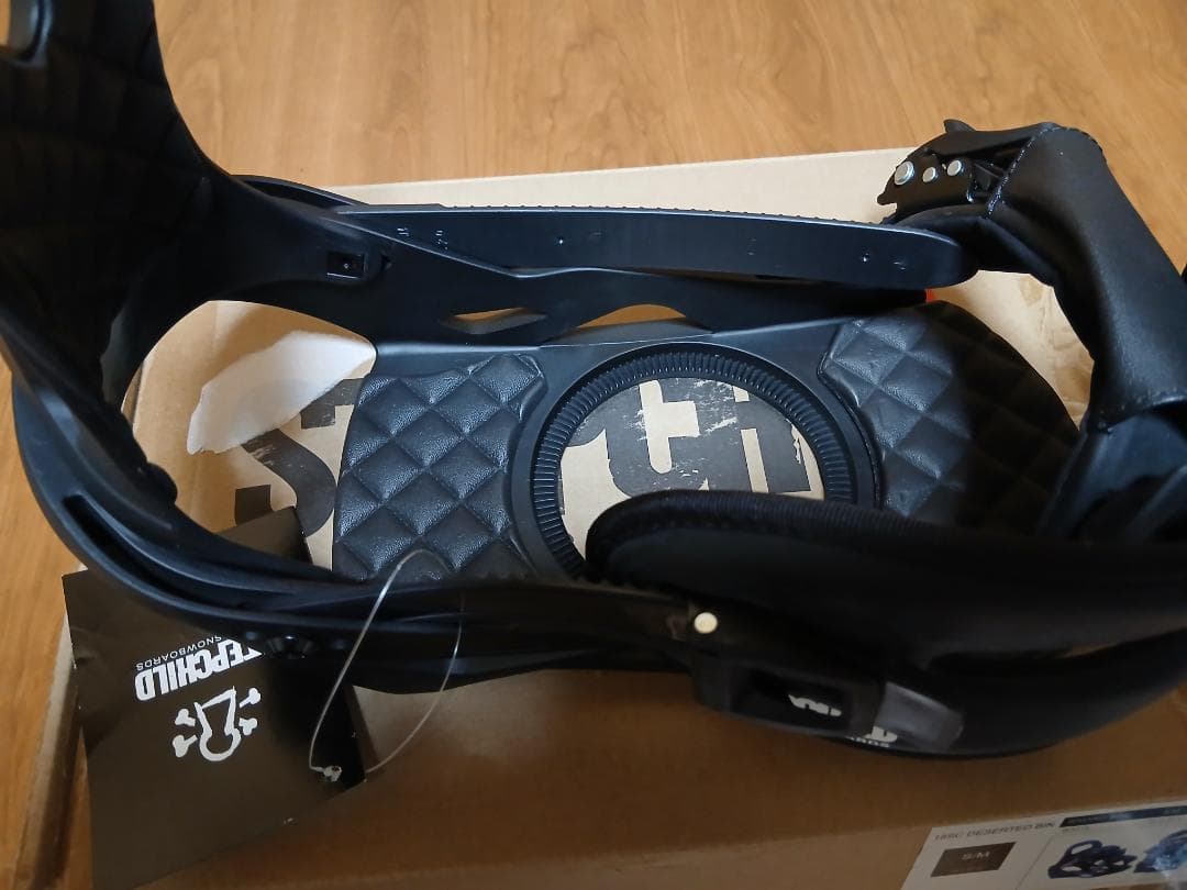 新品未使用/STEPCHILD スノーボードビンディング