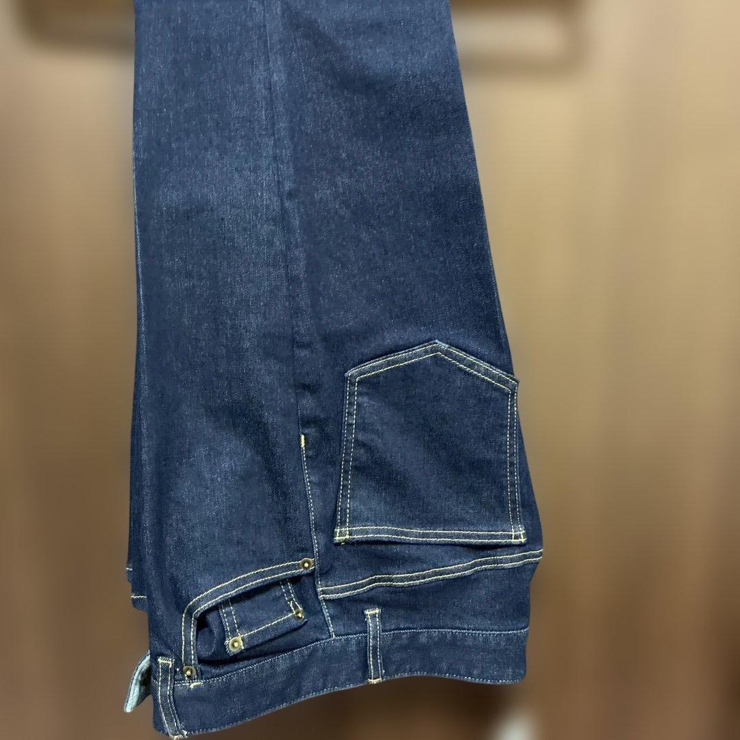 JUSGLITTY センタープレス美脚デニム