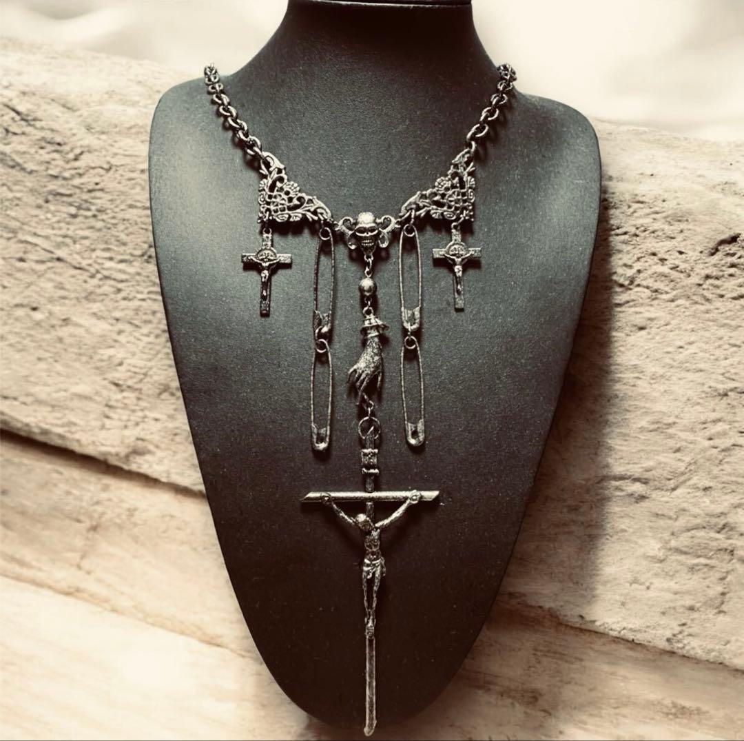 み*う様 1点物★ジャンポールゴルチエ★セーフティピンスカル3クロスカルマネック