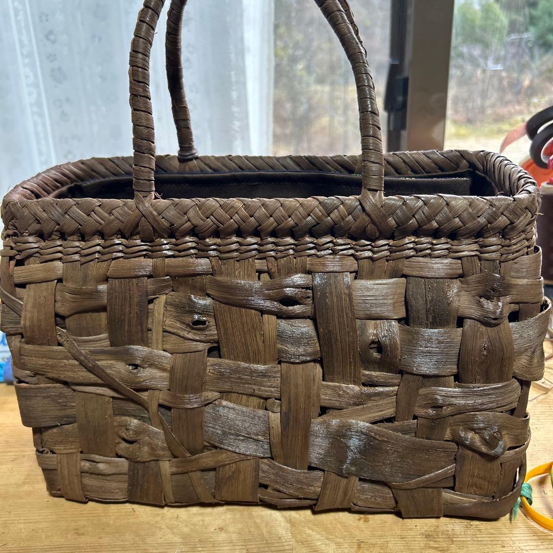 国産山葡萄バック　磨き上げたつやをみて下さい