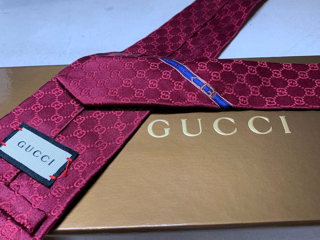 【新品未使用】GUCCI バーガンディ GGパターン ネクタイ　赤系