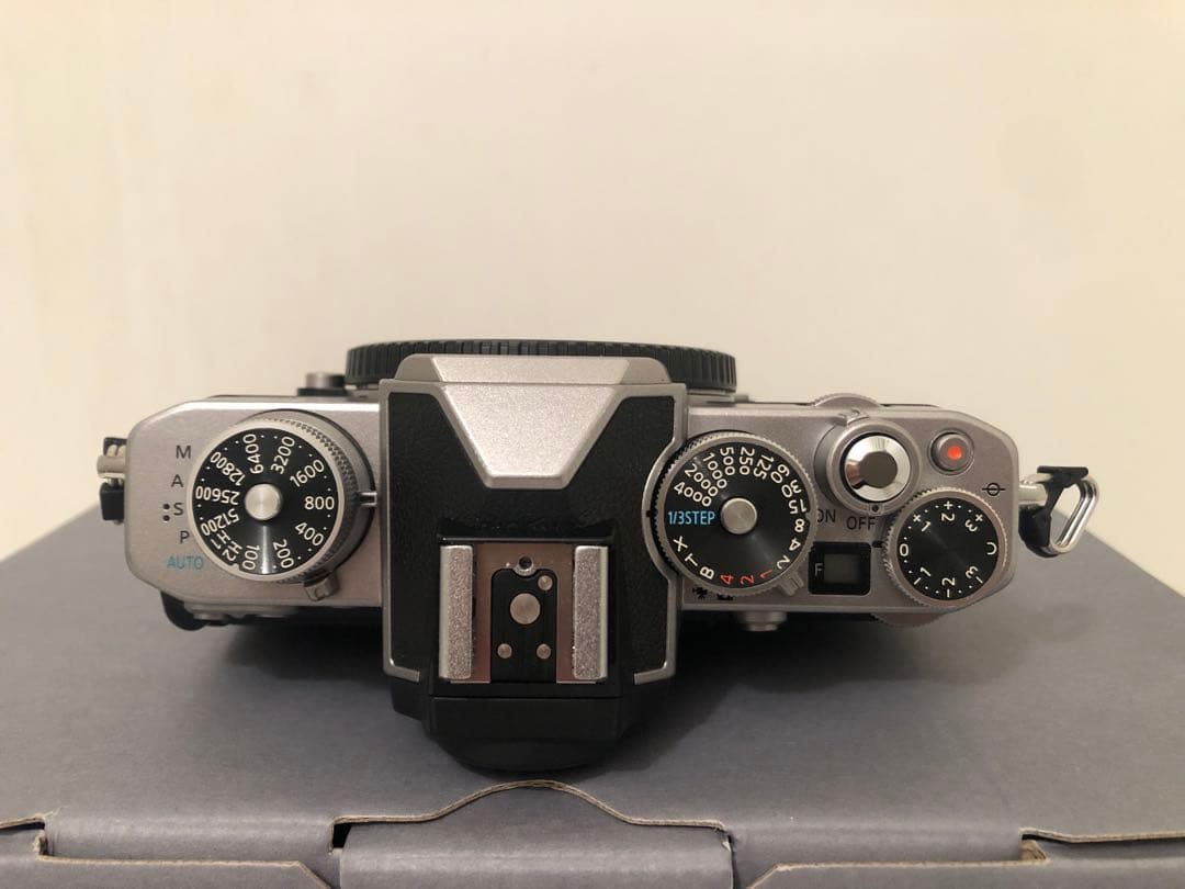 Nikon Z fc ミラーレスカメラ 本体おまけ付き