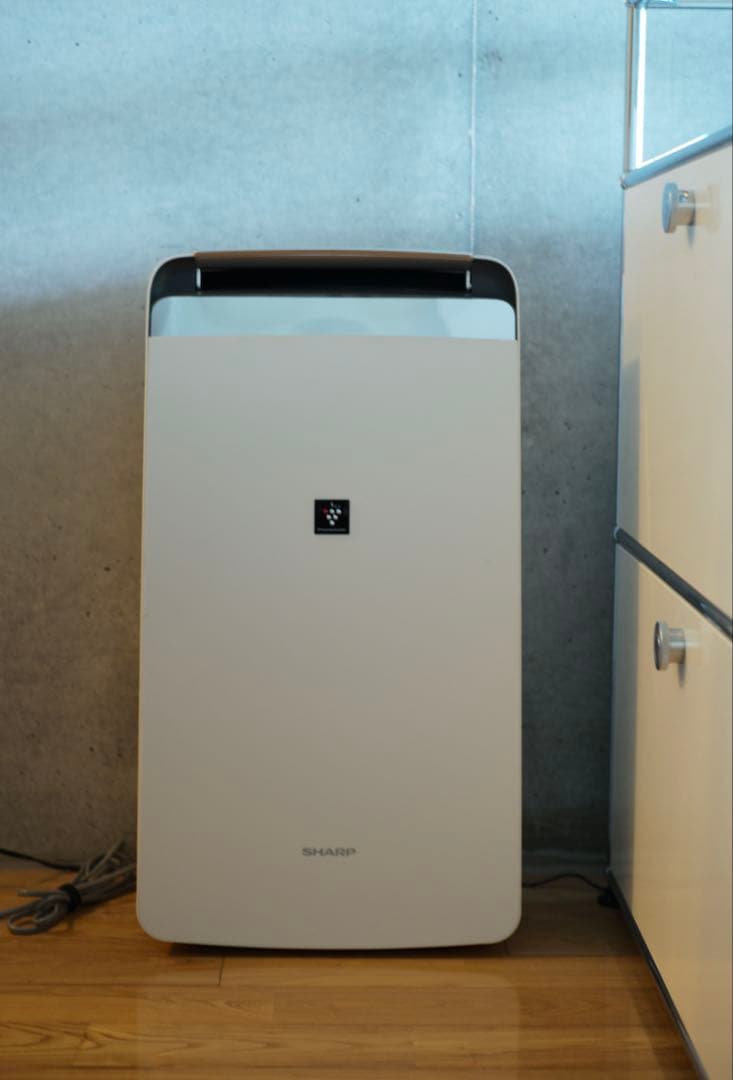 SHARP プラズマクラスター除湿機 CV-J180W 衣類乾燥・消臭機能付き