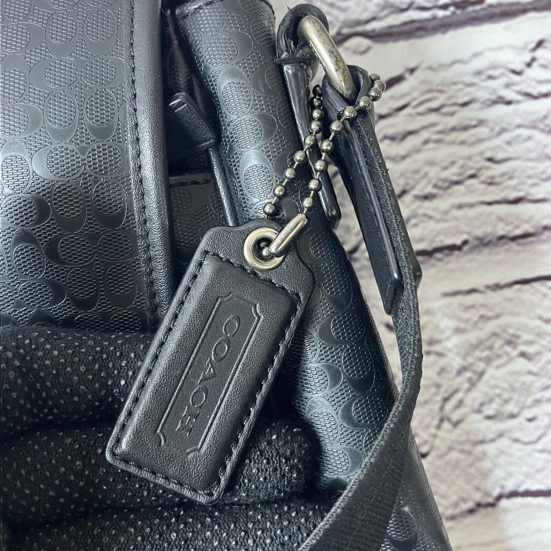 美品 コーチ ヘリテージ シグネチャー メッセンジャーバッグ ブラック A4可