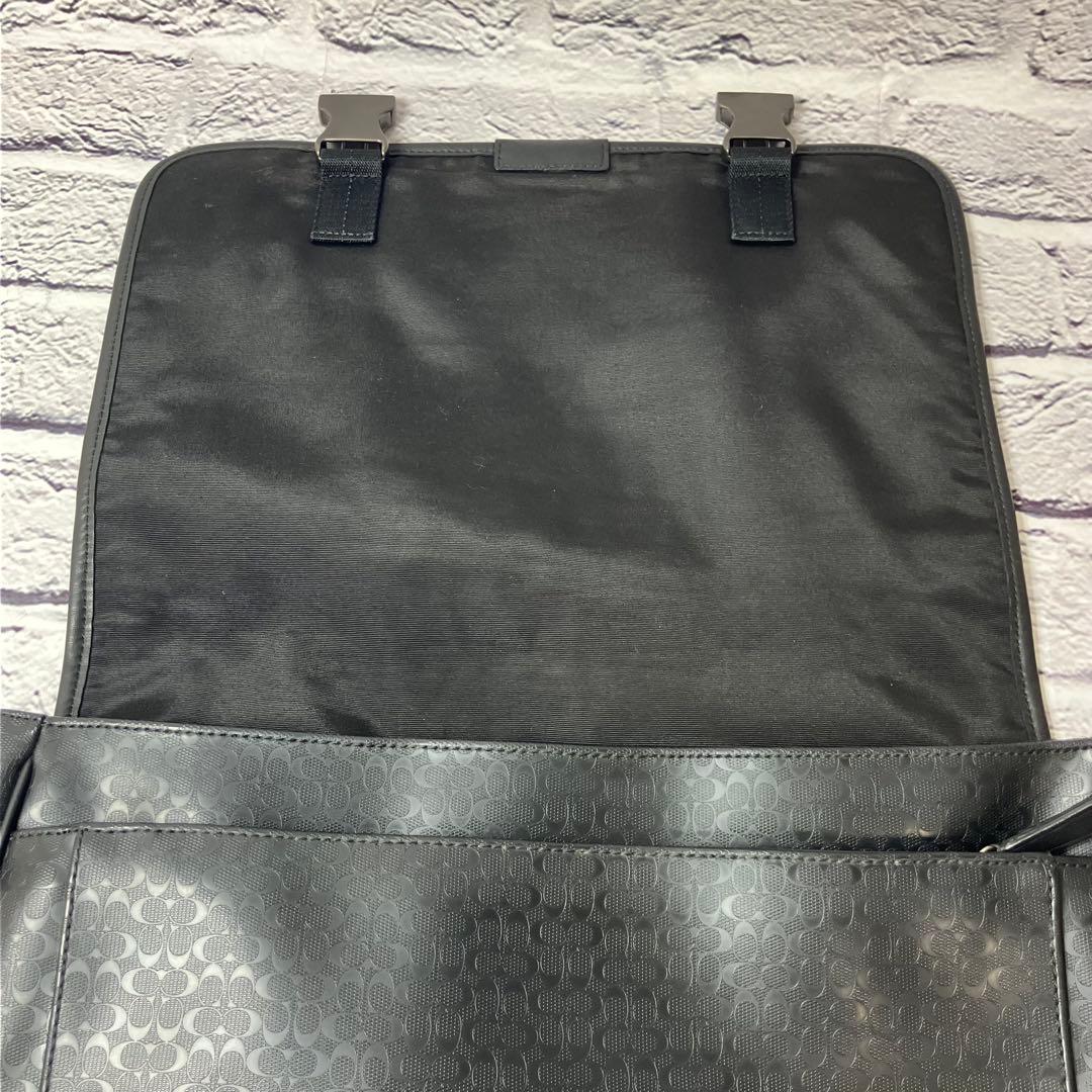 美品 コーチ ヘリテージ シグネチャー メッセンジャーバッグ ブラック A4可