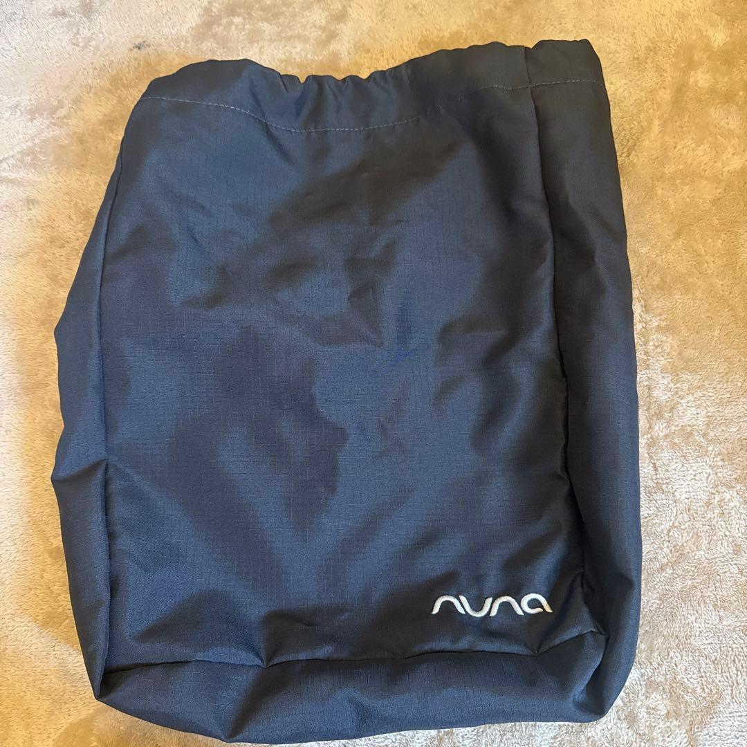 ヌナ　抱っこ紐　ブラック