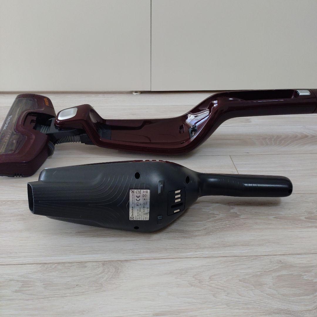 Electrolux スティッククリーナー 充電式 ダークレッド