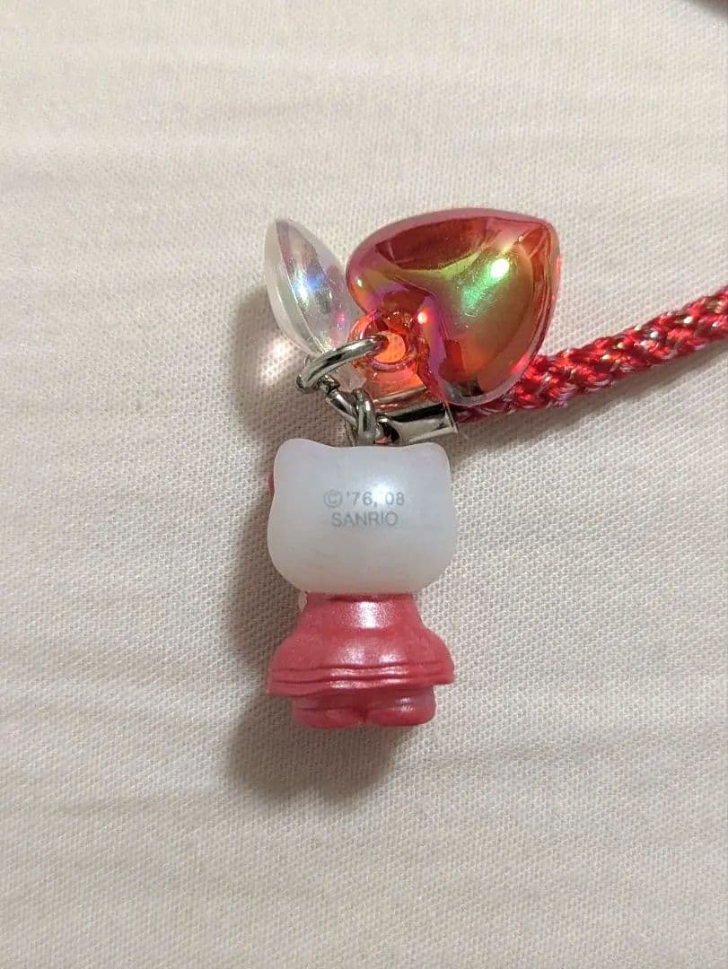 ハローキティ　ハート根付け