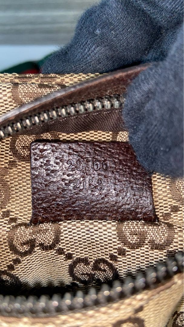 GUCCI ボディバッグ　ウエストポーチ　シェリーライン　GG柄　キャンバス