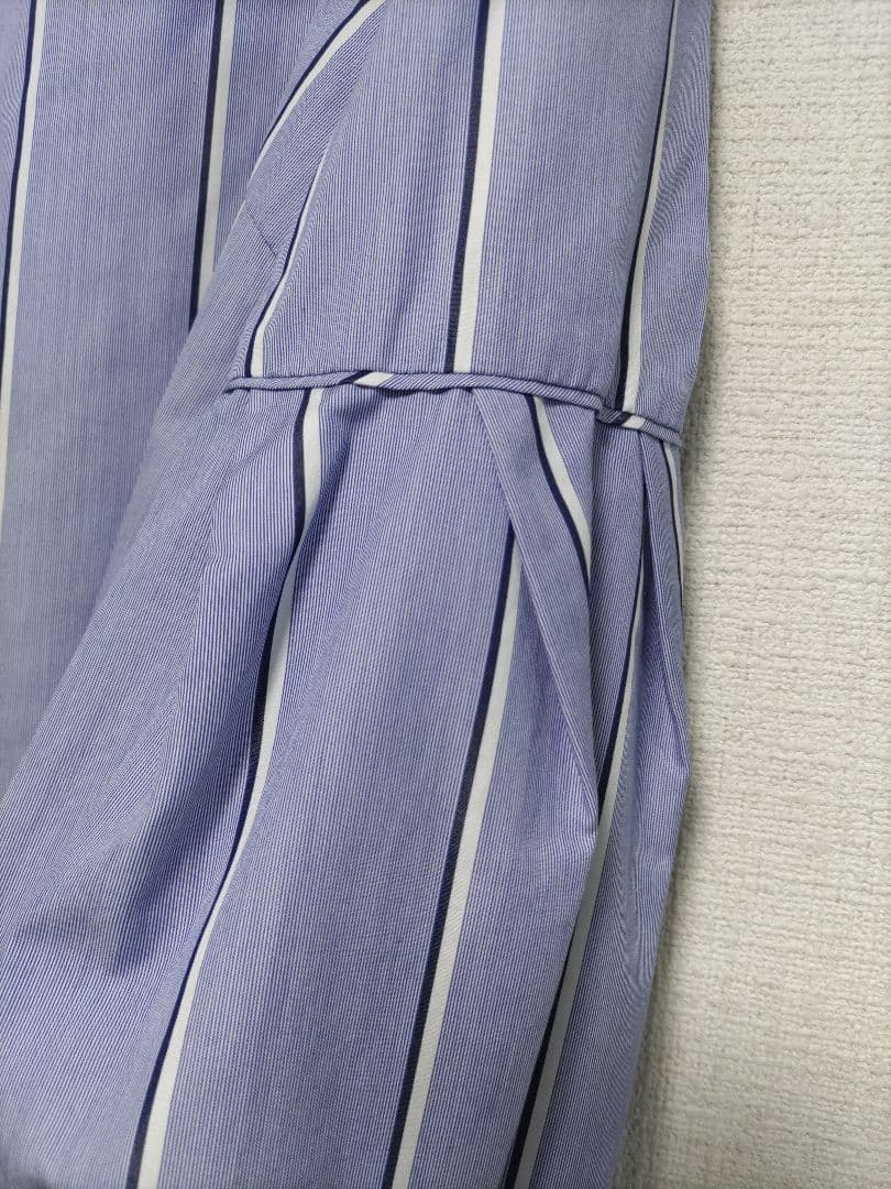 avec deuxclefs アヴェクデュクレ美品バルーンスリーブ　ブラウス