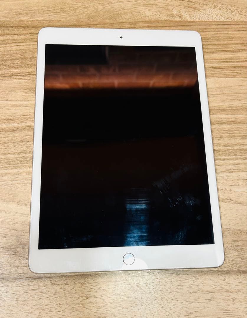 iPad 第8世代 128GB シルバー Wi-Fiモデル