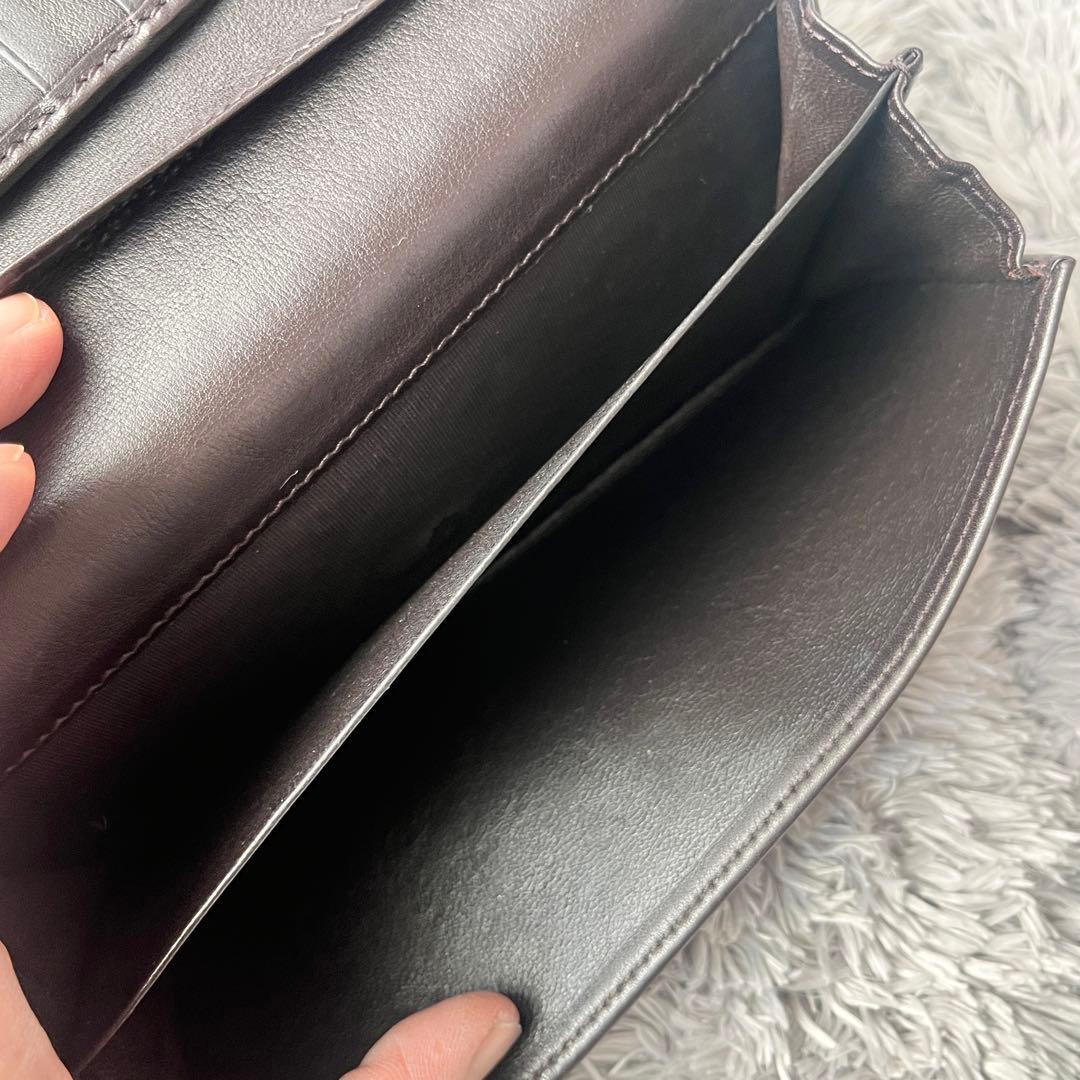 美品✨GUCCI シマ　ロゴプレート　ダークブラウン　メンズ　レディース　長財布