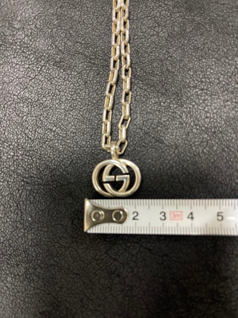 GUCCI シルバー ロゴペンダントネックレス