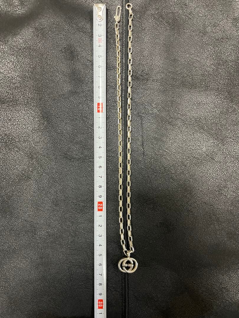 GUCCI シルバー ロゴペンダントネックレス