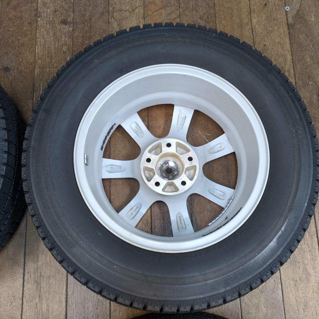 ジ*ム様 手渡可　美品　2022年　9分〜　BSスタッドレス　VRX2　215/
