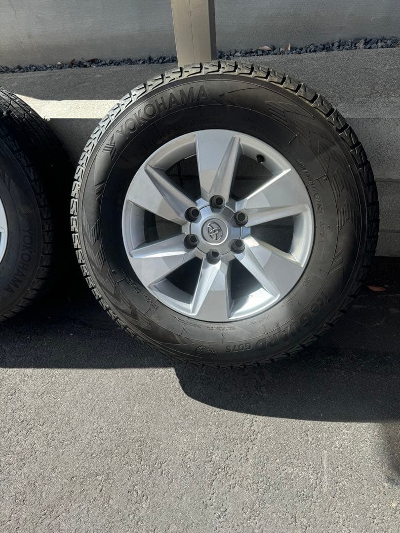 ⭐︎引取限定⭐︎スタッドレスタイヤ　265/65R 17インチ　ホイールセット