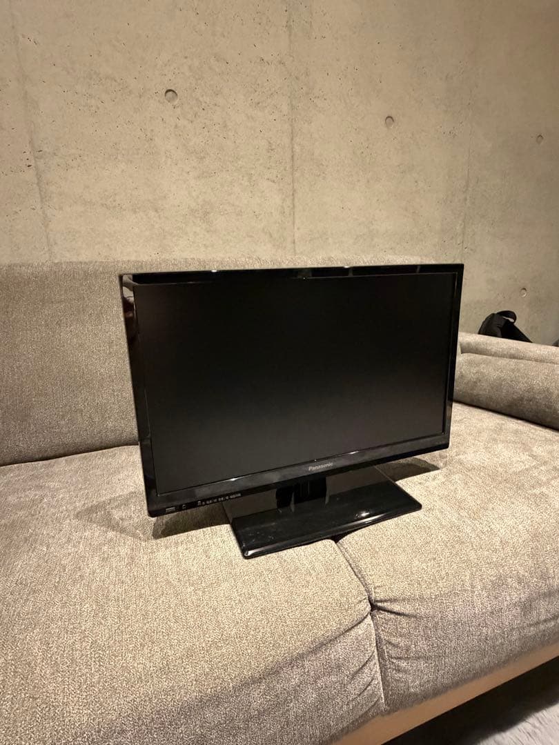 【完品】【極美品】Panasonic VIERA TH-19C305 液晶テレビ