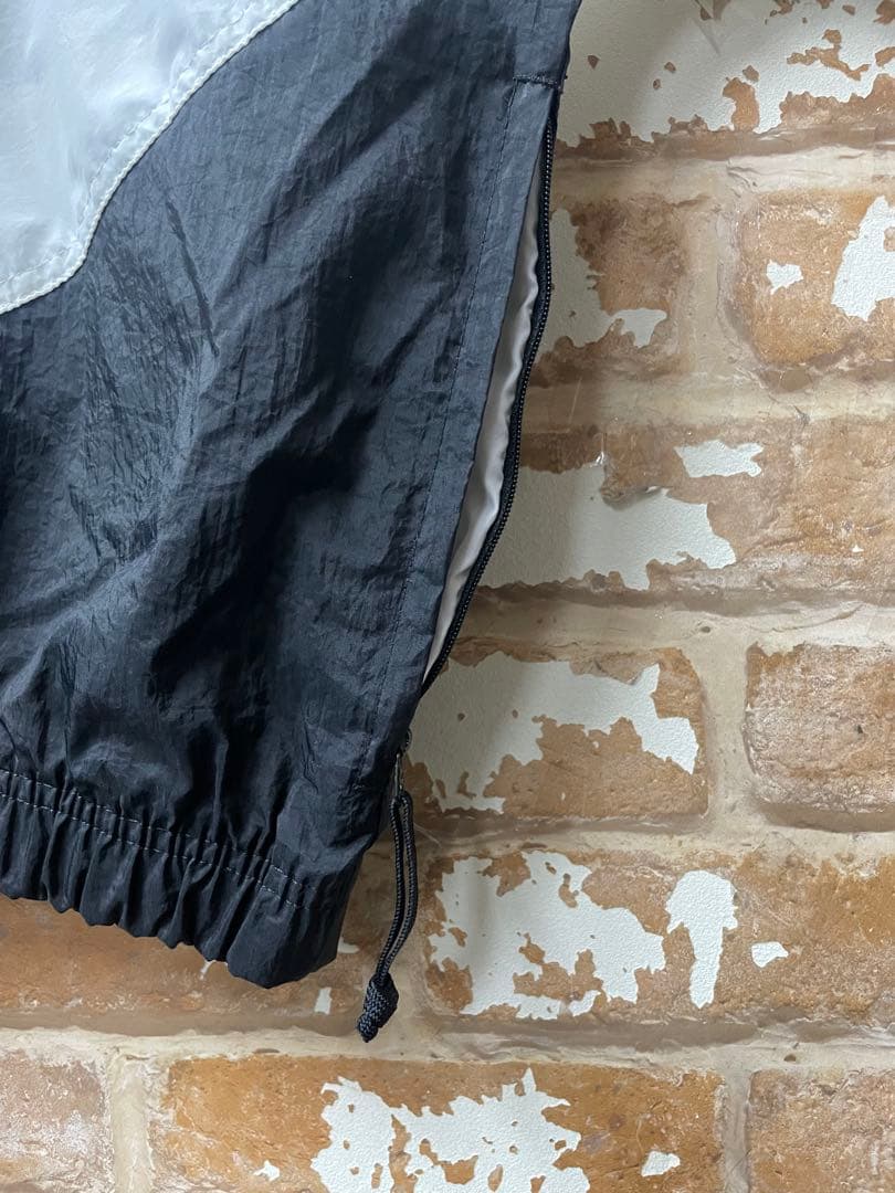 90s NIKE ナイキ　ナイロンジャケット　y2k ネイビー　刺繍　銀タグ