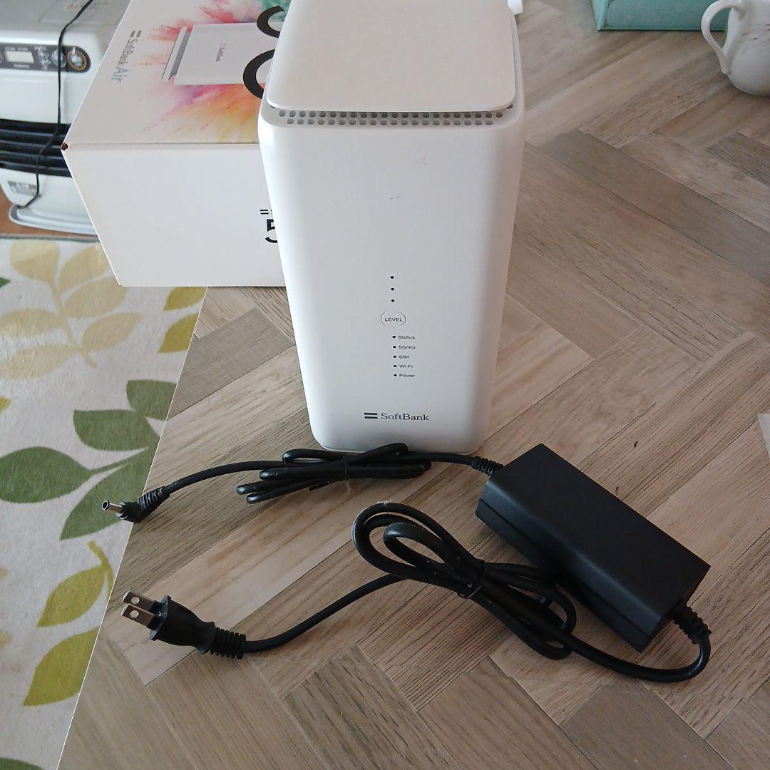 Airターミナル5です 本体と電源アダプターのセットです