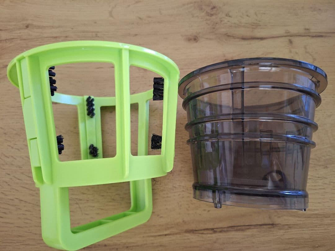 Kuvings ホールスロージューサー EVO-800 ホワイト　クビンズ