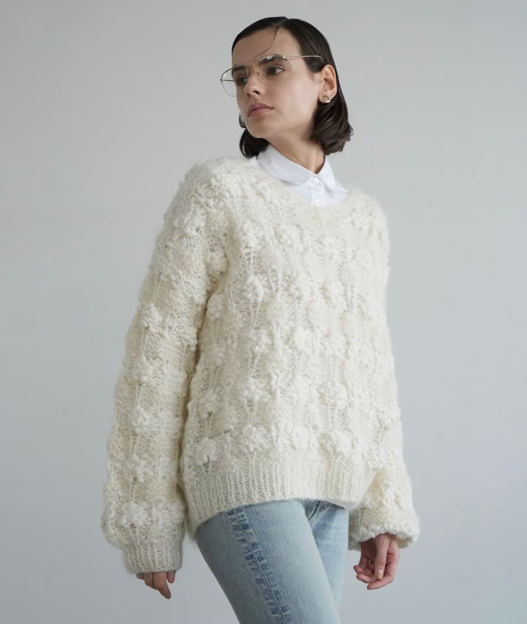★CLANE人気BUMPY OVER V NECK KNIT TOPS★白★新品