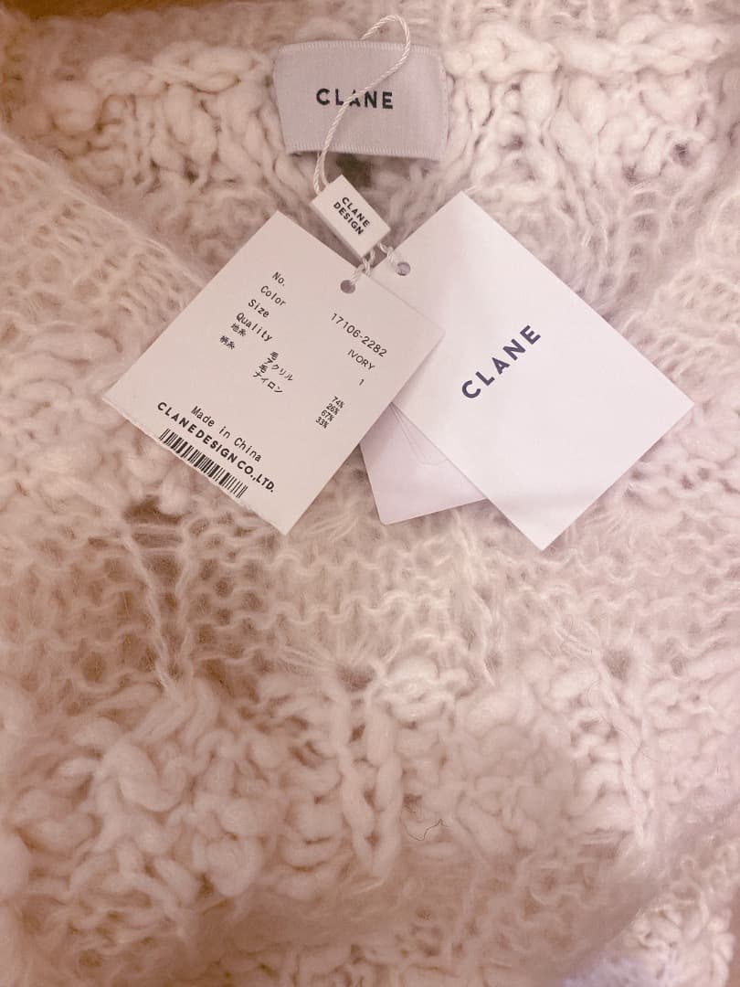 ★CLANE人気BUMPY OVER V NECK KNIT TOPS★白★新品