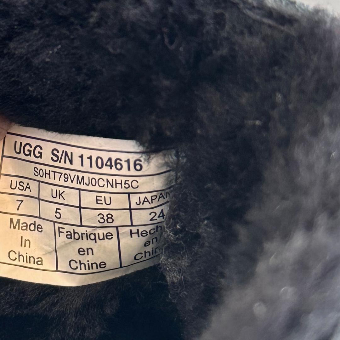 UGG アグ クラシック ブーム バックル ブーツ　厚底ショートムートンブーツ